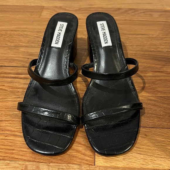 Steve Madden Black Crocodile Issy Slide Sandals - Picture 5 of 6